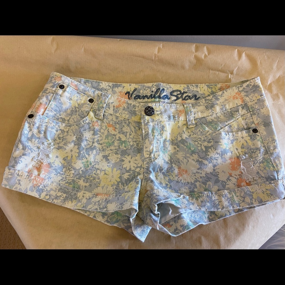 Vanilla Star Denim floral shorts